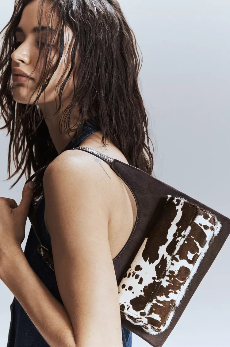 قیمت کیف دستی زنانه پترن گاوی اورجینال پول اند بیر PULL & BEAR