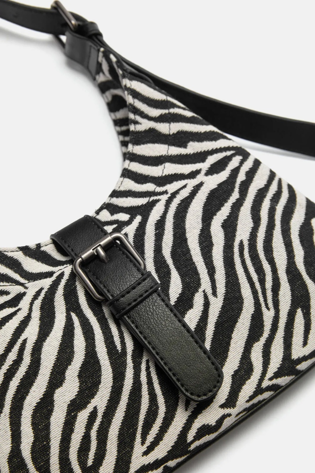 کیف دوشی زنانه طرح زبرا اورجینال پول اند بیر لاکچری  PULL & BEAR