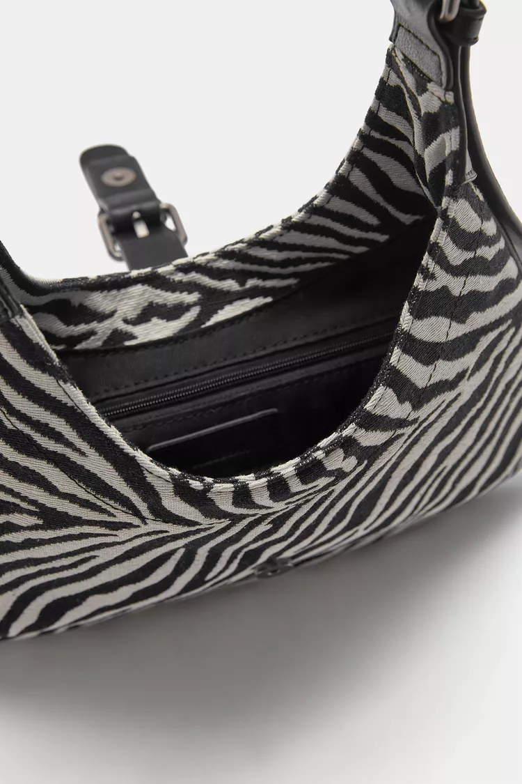 کیف دوشی زنانه طرح زبرا اورجینال پول اند بیر لاکچری  PULL & BEAR